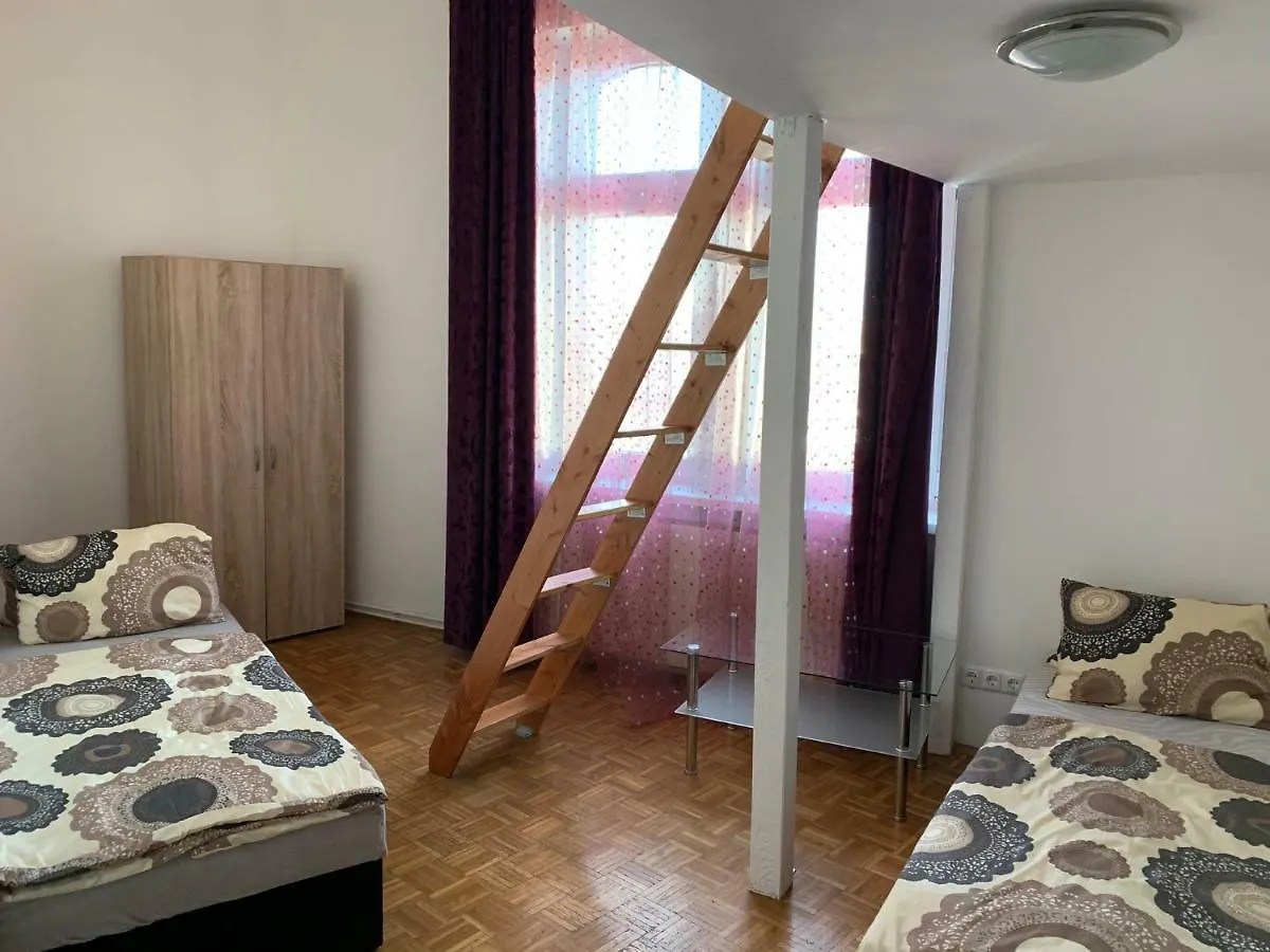 Bagira Apartments Vienna 0*,