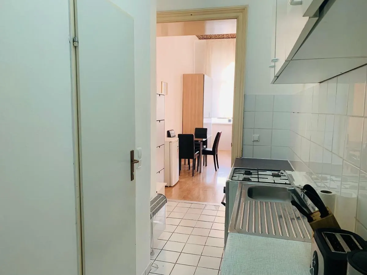 Bagira Apartments Vienna 0*,