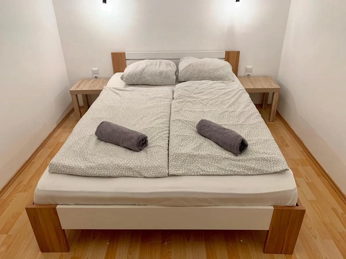 Bagira Apartments Vienna 0*,