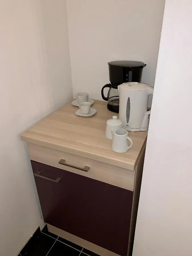 Bagira Apartments Vienna 0*,