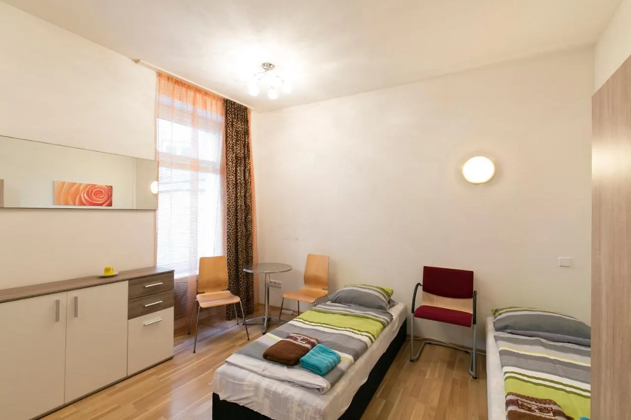 Bagira Apartments Vienna 0*,
